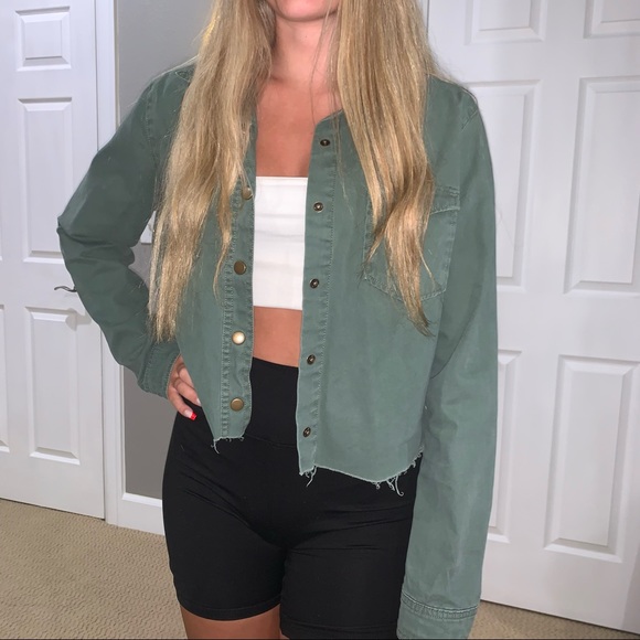 Forever 21 Tops - Army Green Cropped Button Up